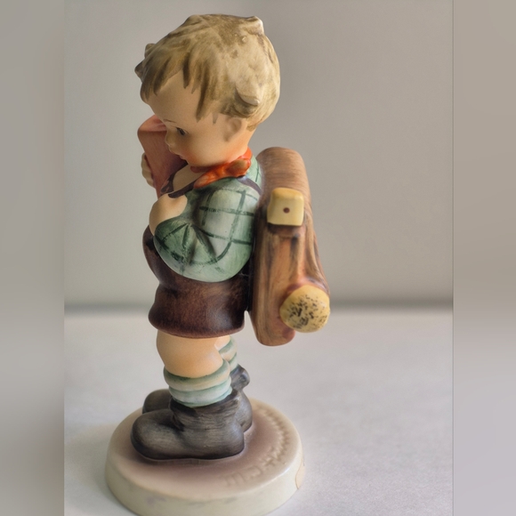 Hummel Figurine Little Scholar #80 - Picture 5 of 8